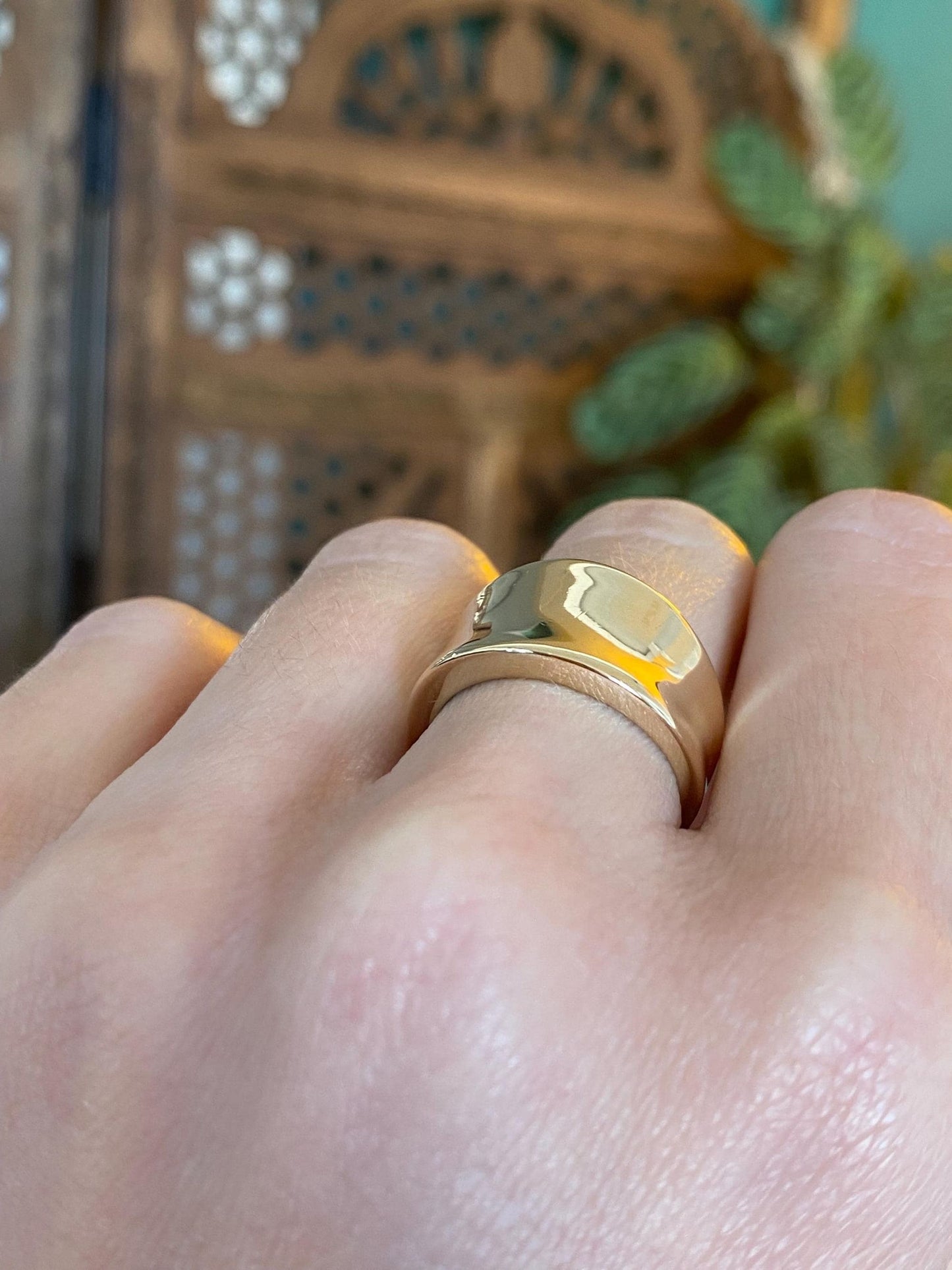 Vintage Solid 10k Yellow Gold Tapered Ring Band - Size 6.25
