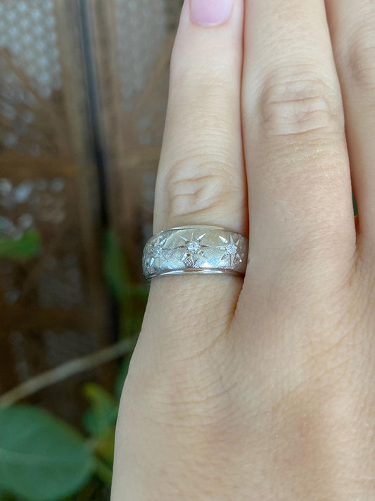 Vintage Solid 14k White Gold Star Set Diamond Crosshatch Ring Band - Size 4