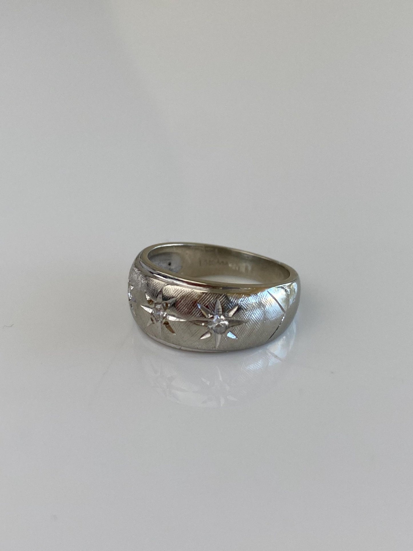 Vintage Solid 14k White Gold Star Set Diamond Crosshatch Ring Band - Size 4