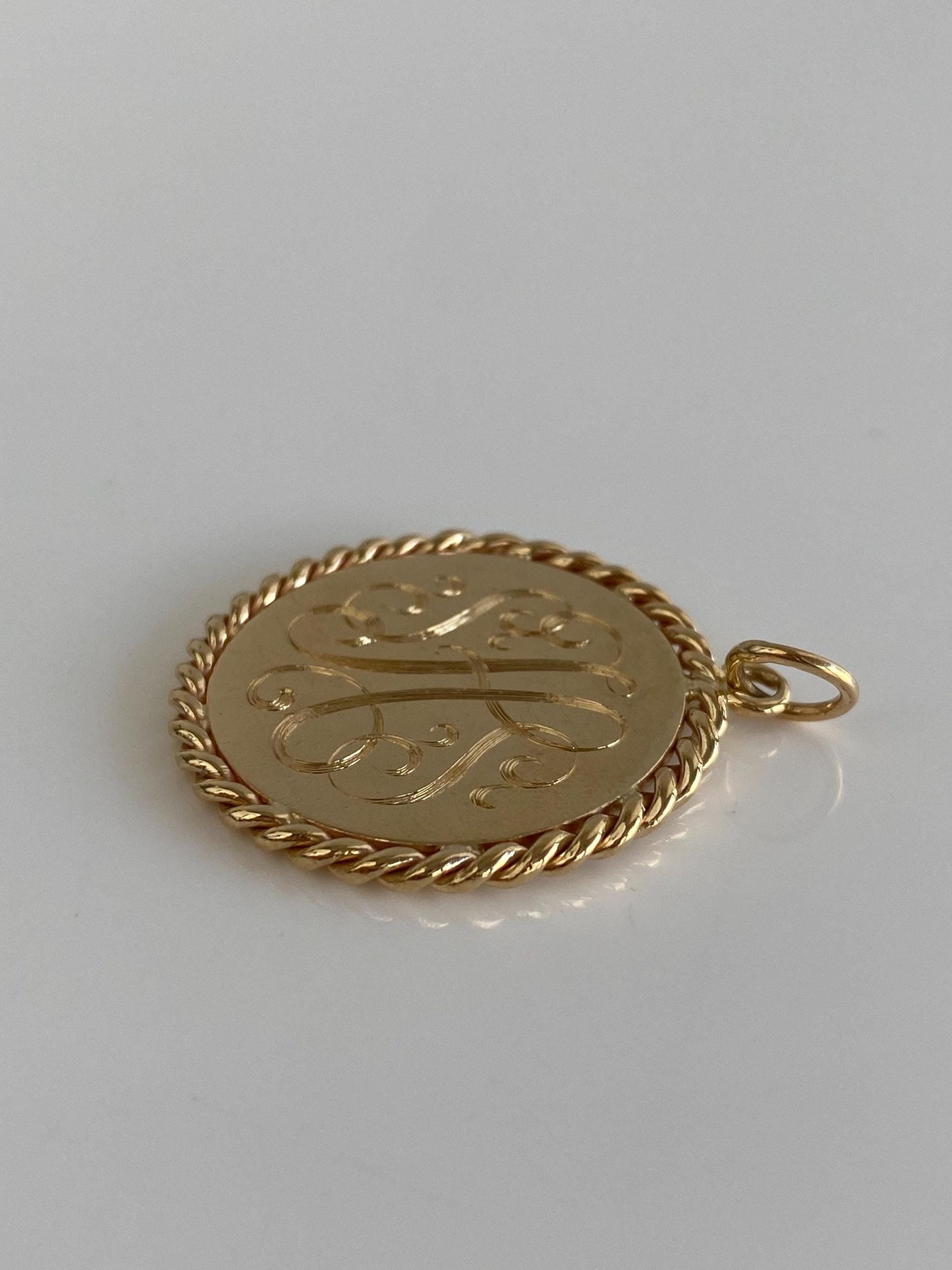 Vintage Solid 14k Yellow Gold Large Rope Border Monogram Charm