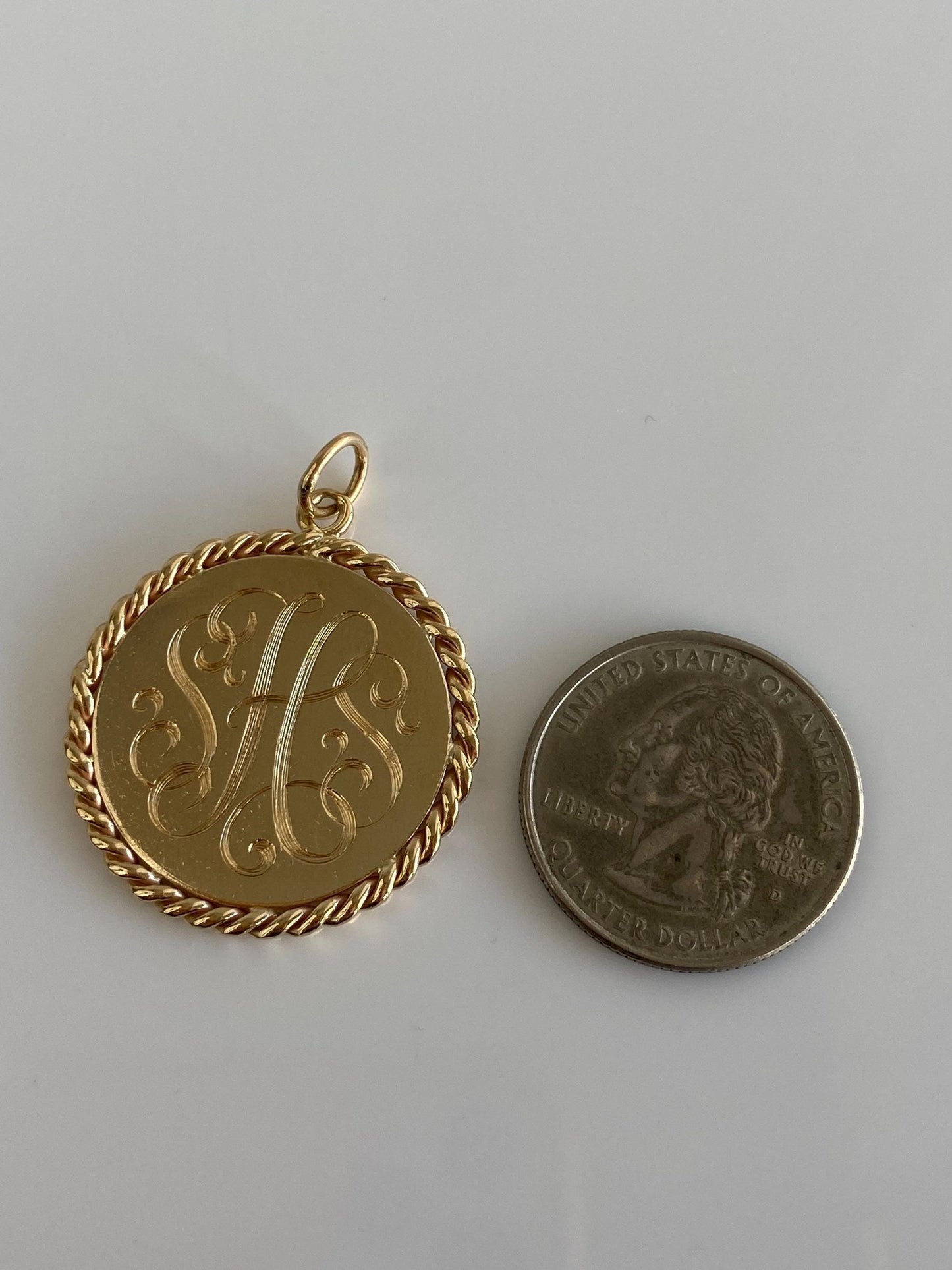 Vintage Solid 14k Yellow Gold Large Rope Border Monogram Charm