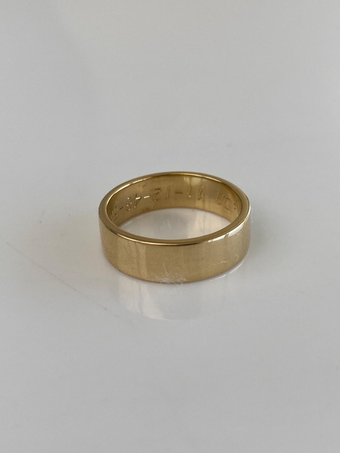 Vintage Solid 14k Yellow Gold Straight Edge Ring Band - Size 6.75
