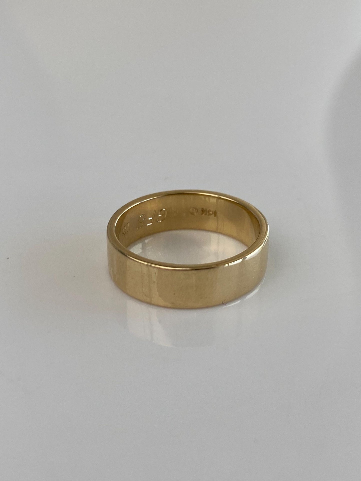 Vintage Solid 14k Yellow Gold Straight Edge Ring Band - Size 6.75
