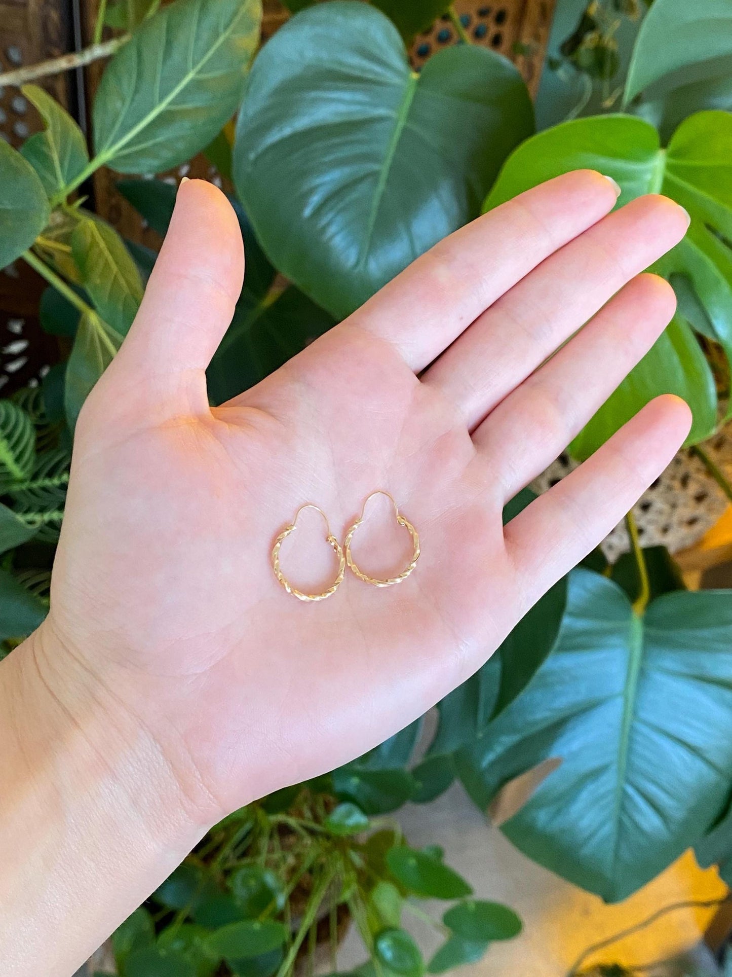 Vintage 14k Yellow Gold Twist Hoop Earrings