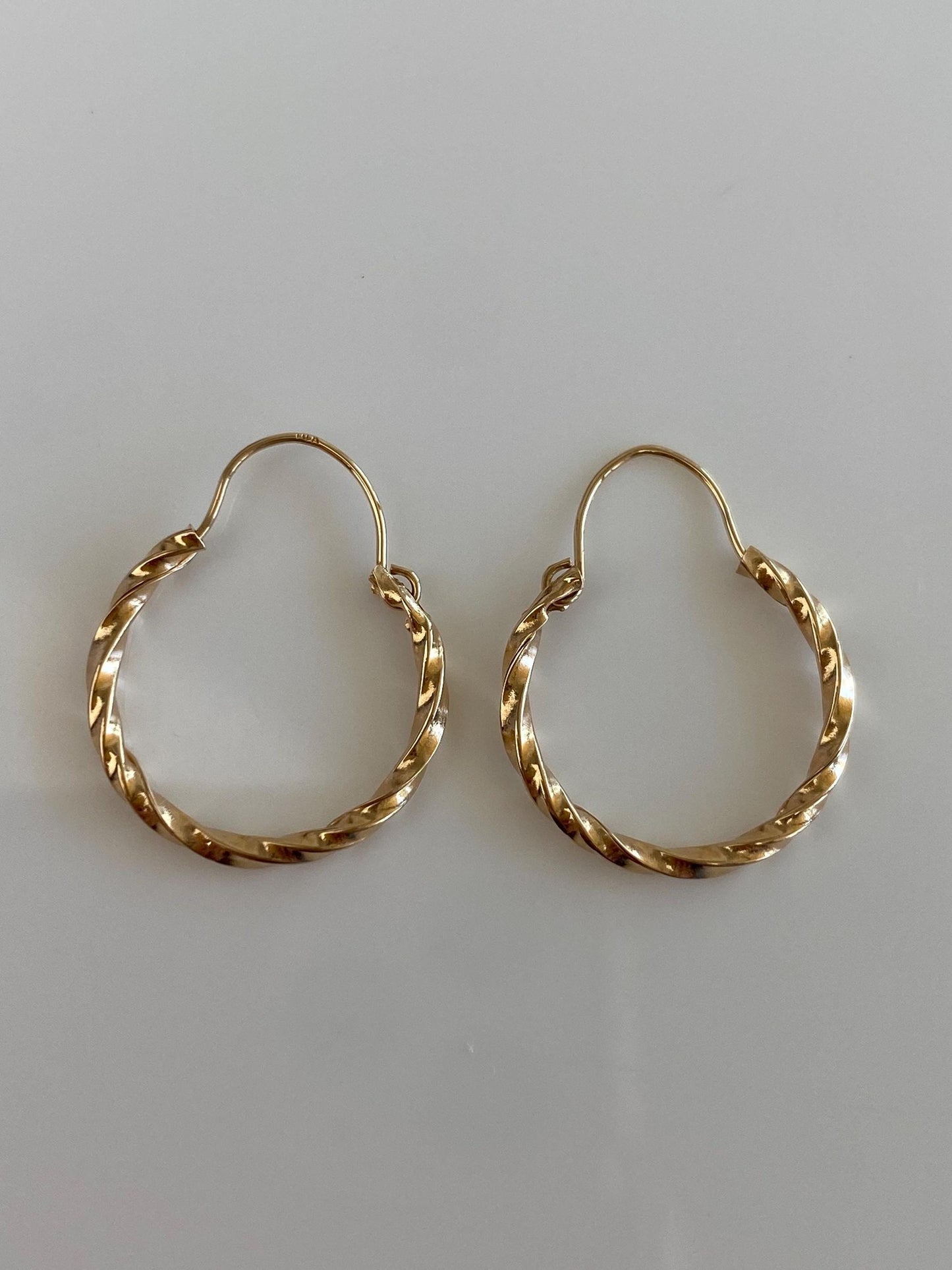 Vintage 14k Yellow Gold Twist Hoop Earrings