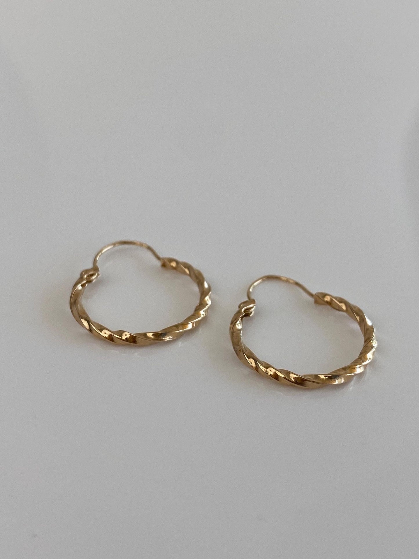 Vintage 14k Yellow Gold Twist Hoop Earrings