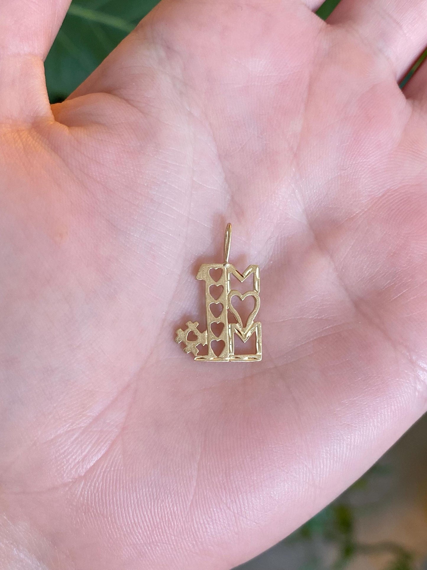 Vintage Solid 14k Yellow Gold #1 Mom Hearts Charm