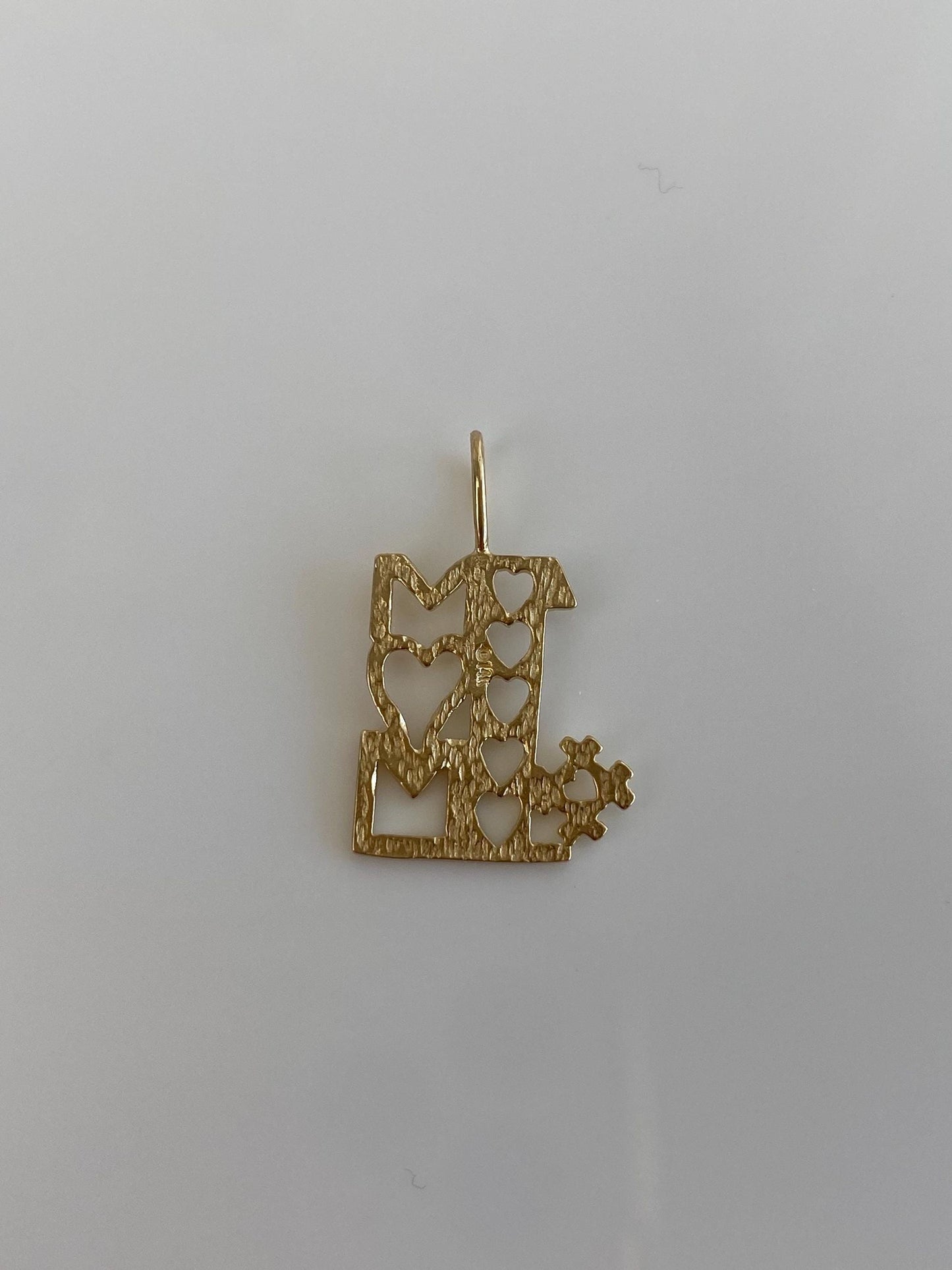 Vintage Solid 14k Yellow Gold #1 Mom Hearts Charm