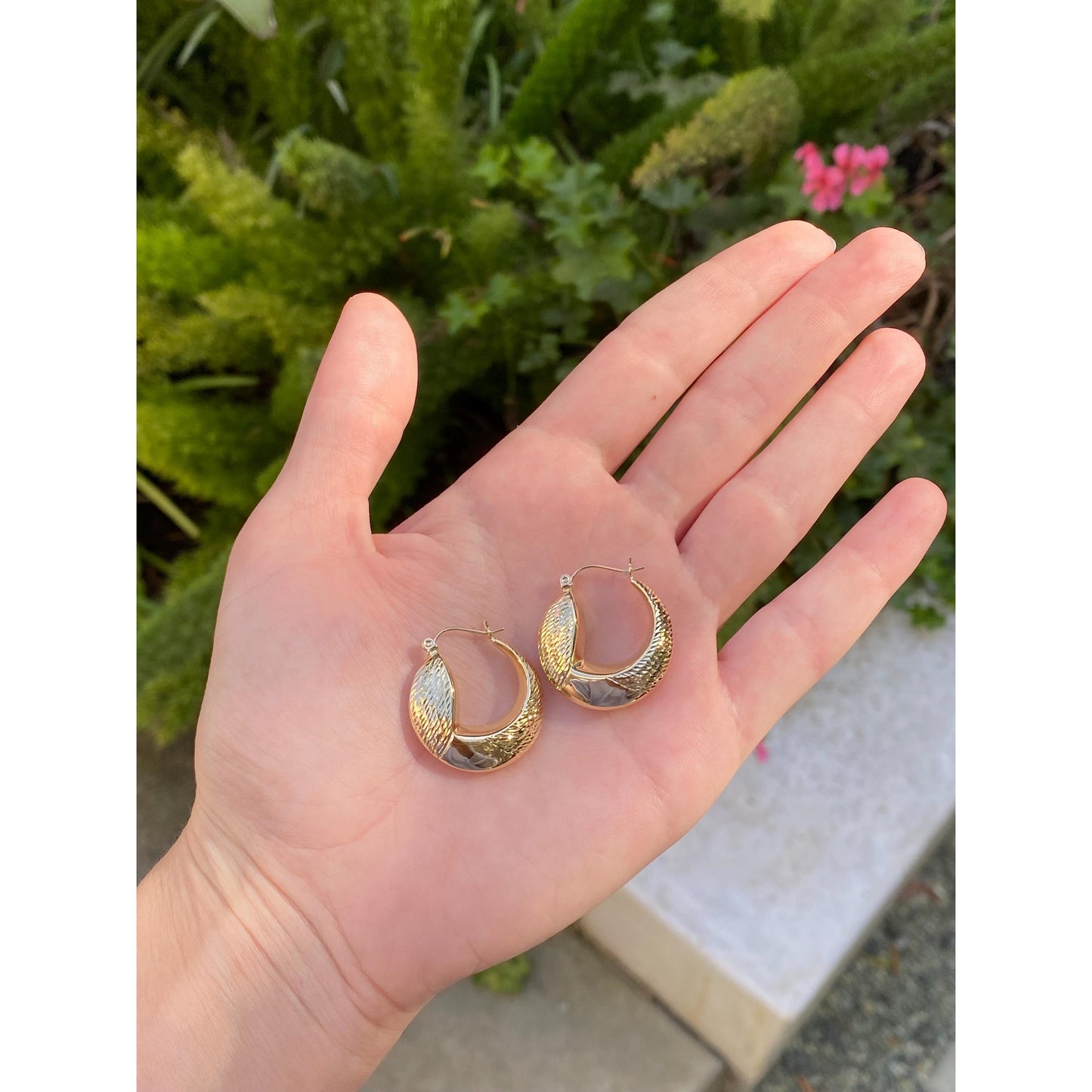 Vintage 18k Yellow Gold Textured Hoop Earrings