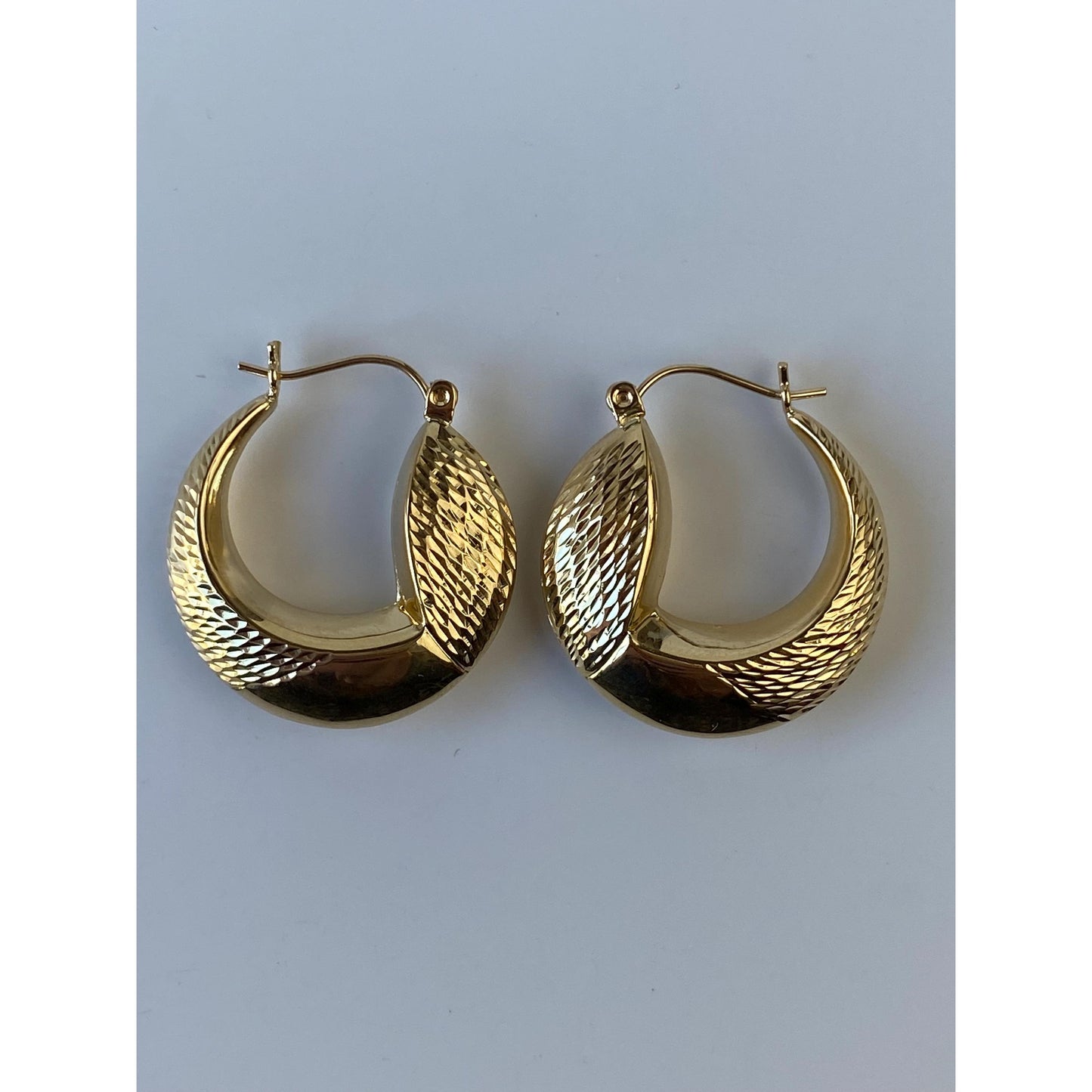 Vintage 18k Yellow Gold Textured Hoop Earrings