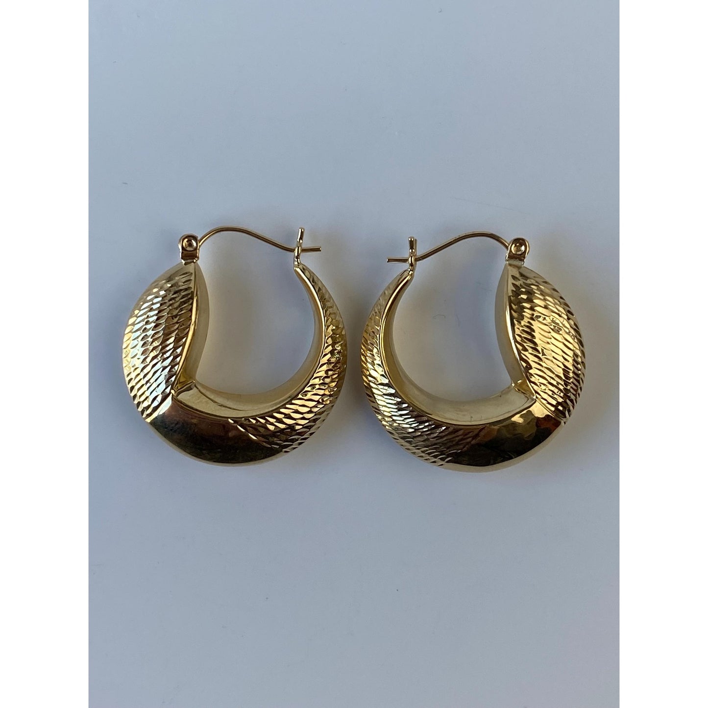 Vintage 18k Yellow Gold Textured Hoop Earrings