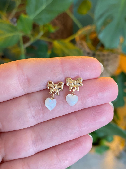 Vintage Solid 14k Yellow Gold Mother of Pearl Heart Bow Stud Earrings