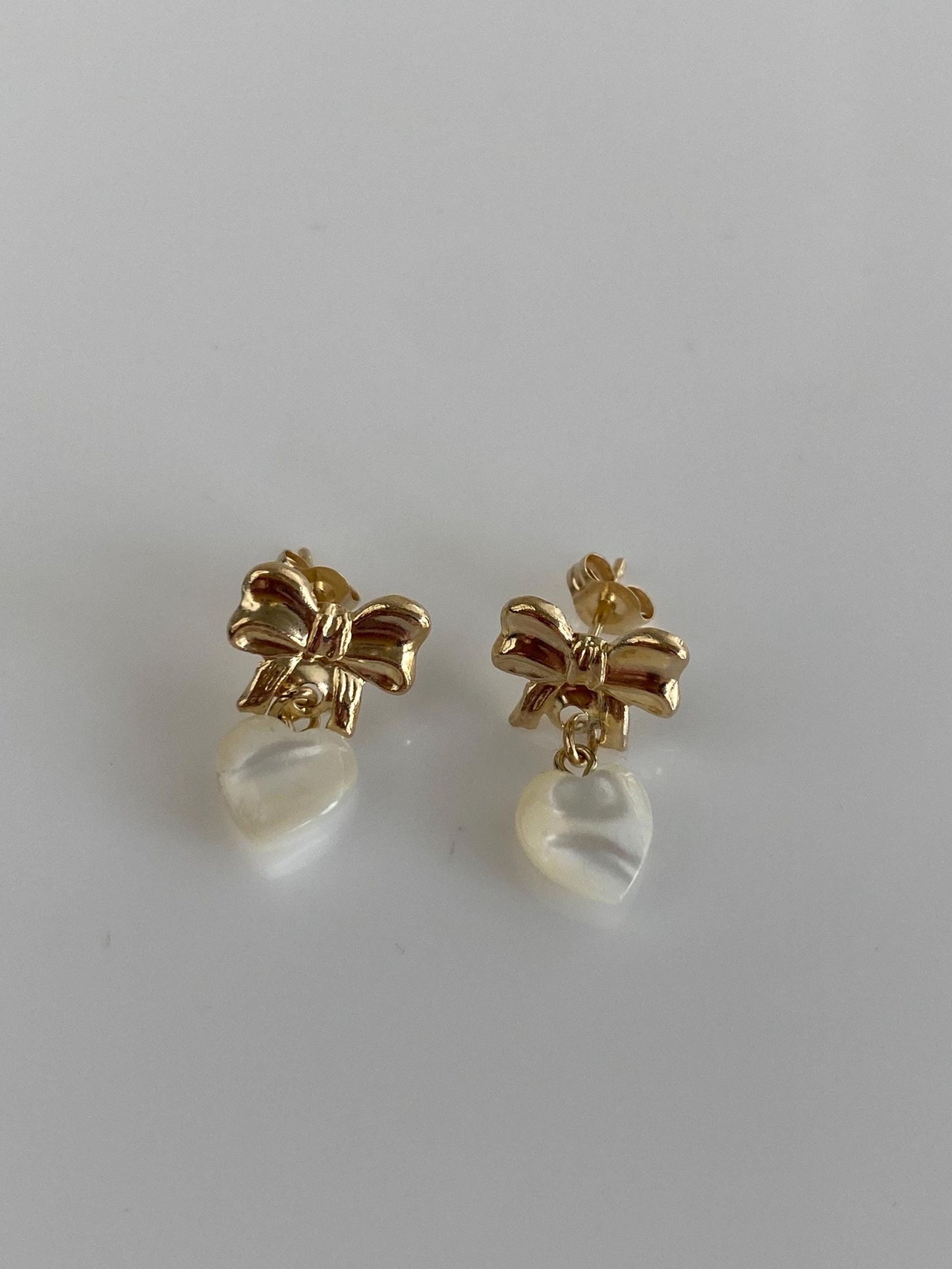 Vintage Solid 14k Yellow Gold Mother of Pearl Heart Bow Stud Earrings