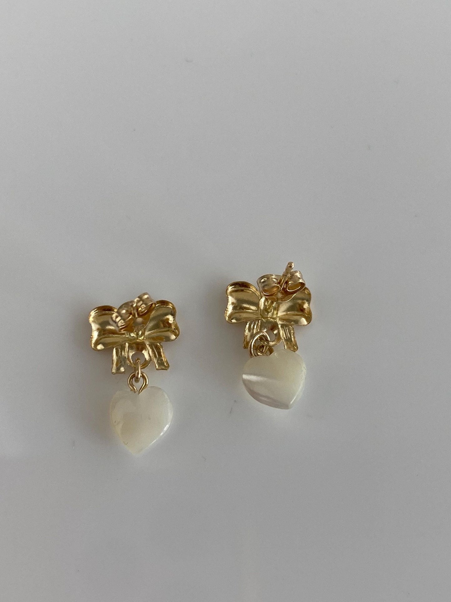 Vintage Solid 14k Yellow Gold Mother of Pearl Heart Bow Stud Earrings