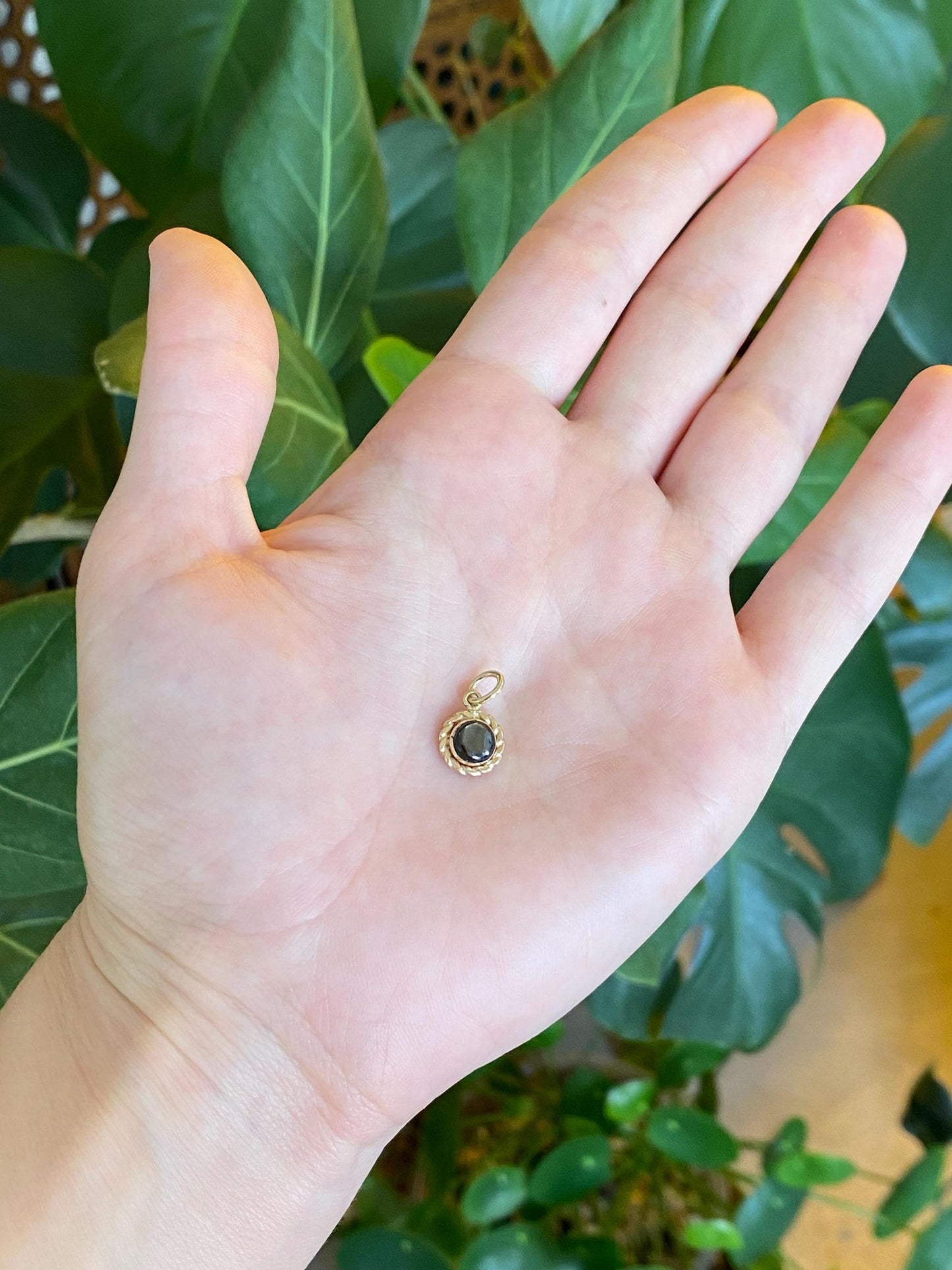 Vintage Solid 14k Yellow Gold Star Sapphire Charm