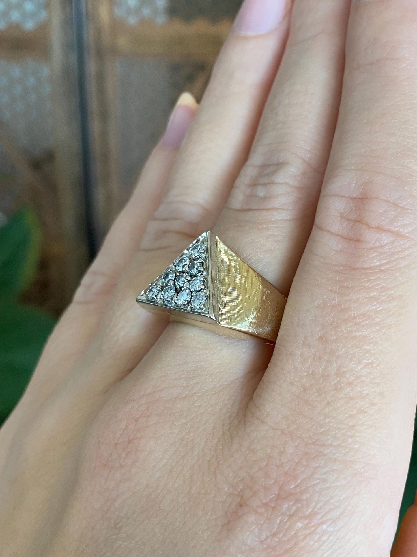 Vintage Solid 14k White & Yellow Gold Diamond Triangle Crosshatch Texture Ring - Size 8.25