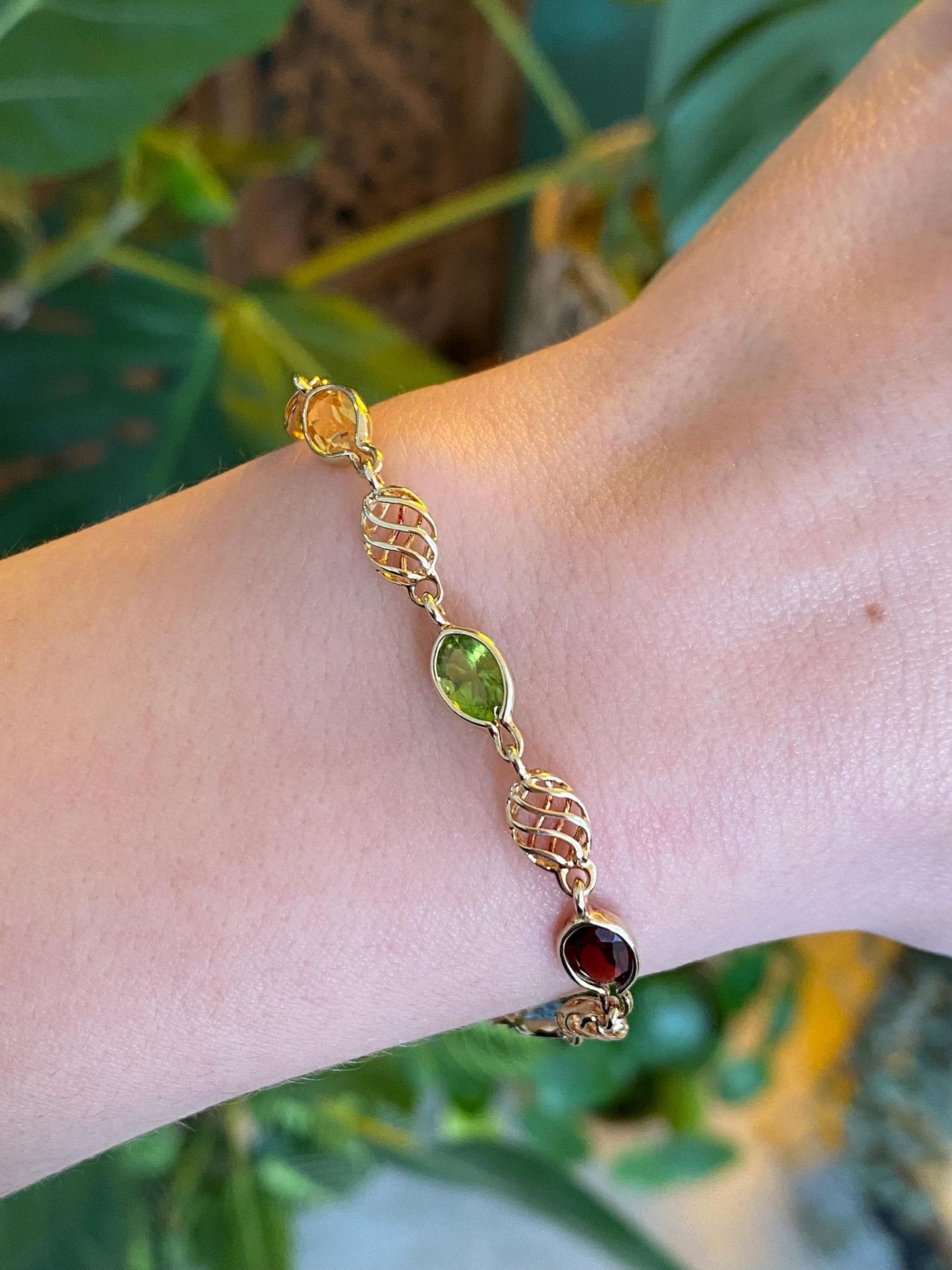 Vintage Solid 14k Yellow Gold Amethyst Citrine Topaz Garnet Peridot Link Bracelet - 7 inches