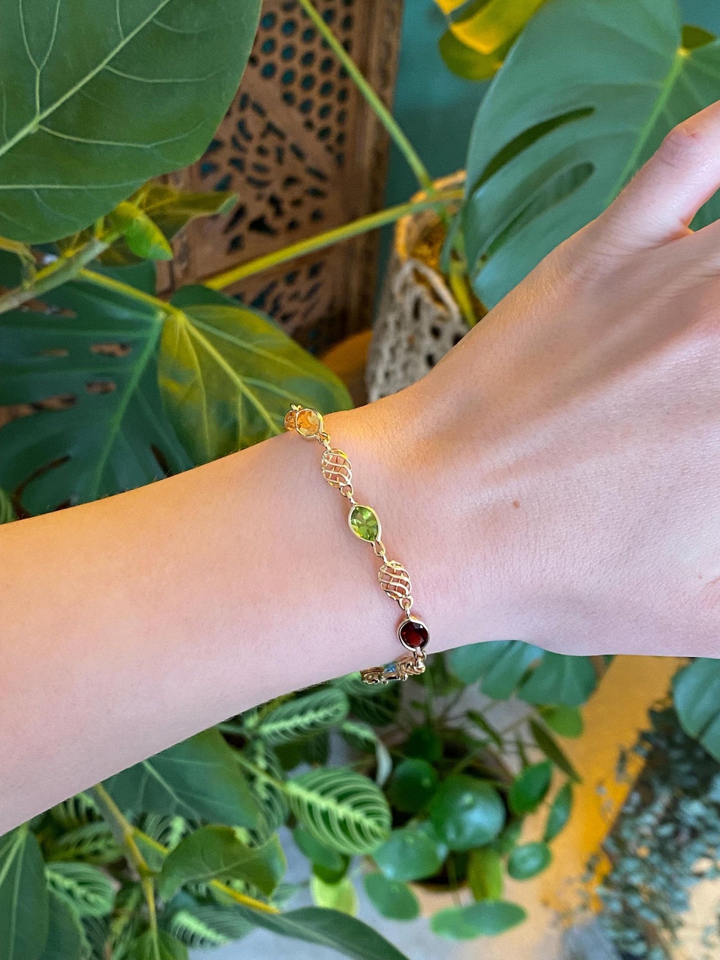 Vintage Solid 14k Yellow Gold Amethyst Citrine Topaz Garnet Peridot Link Bracelet - 7 inches