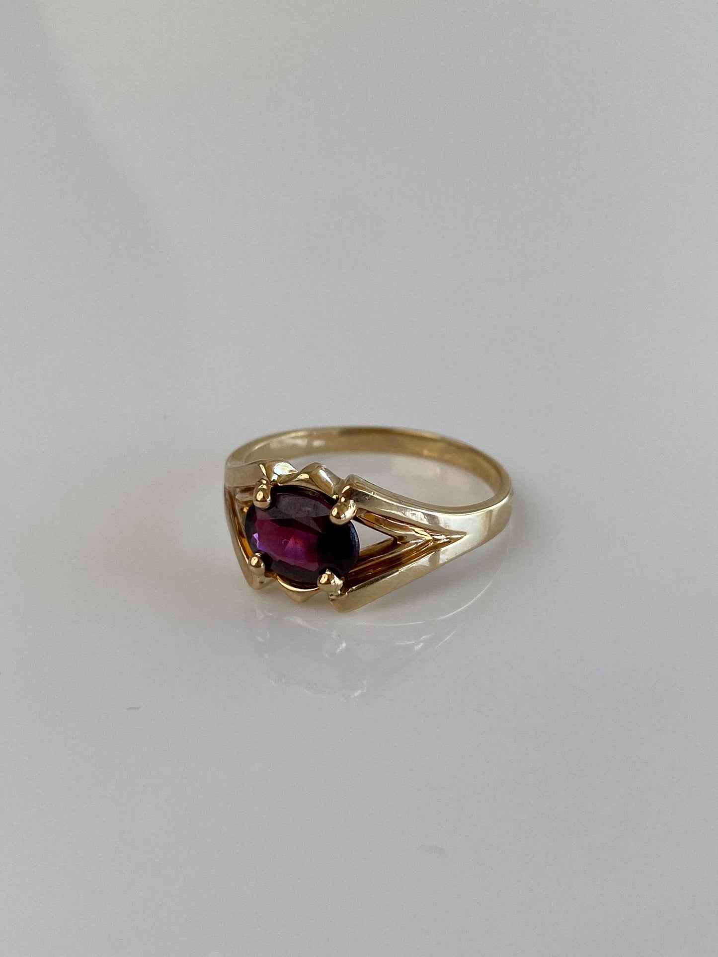 Vintage Solid 14k Yellow Gold Garnet Ring - Size 8