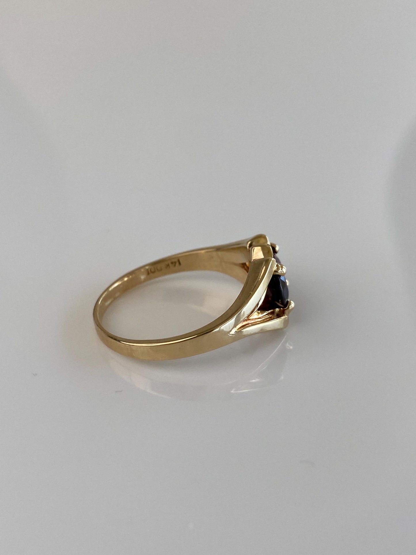 Vintage Solid 14k Yellow Gold Garnet Ring - Size 8