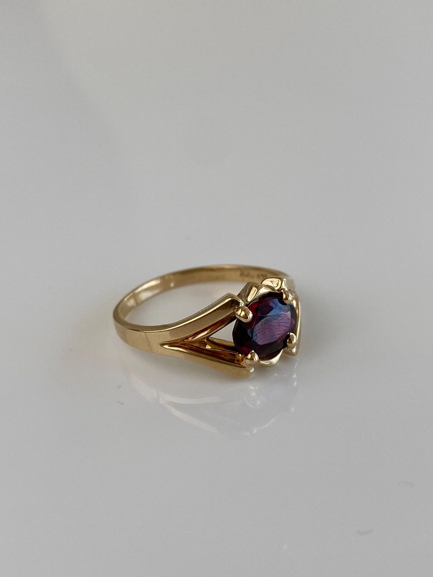 Vintage Solid 14k Yellow Gold Garnet Ring - Size 8