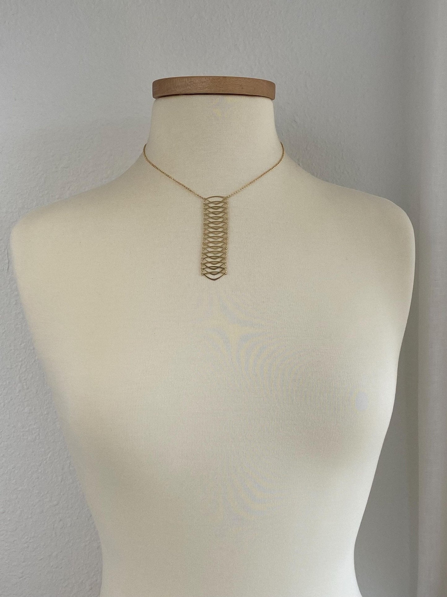Vintage Solid 14k Yellow Gold Rolo Chain Triangles Lariat Style Necklace - 16.5 inches