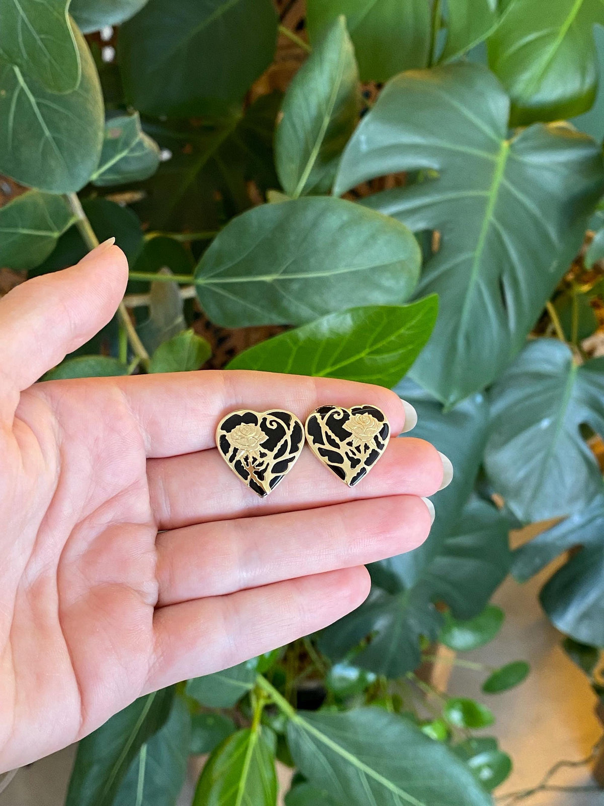 Vintage Solid 14k Yellow Gold Black Onyx Heart Floral Overlay Drop Earrings