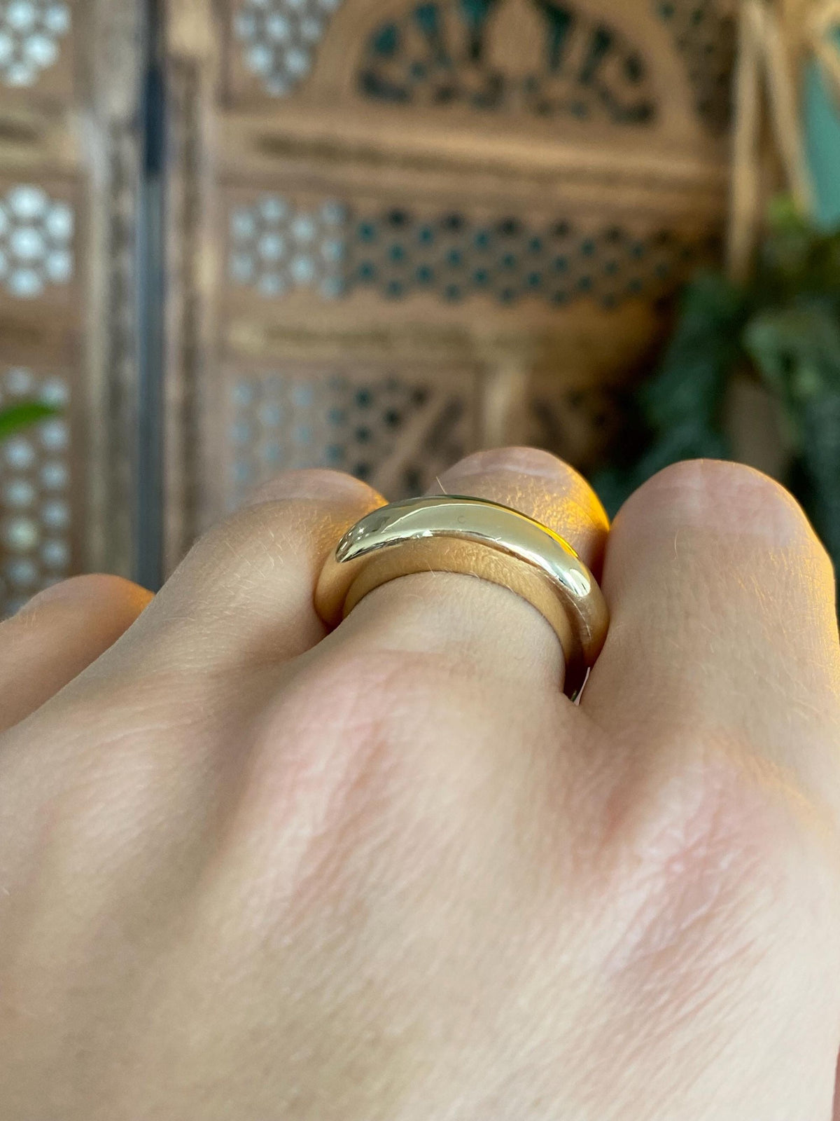 Vintage Solid 18k Yellow Gold Domed Ring - Size 7.75