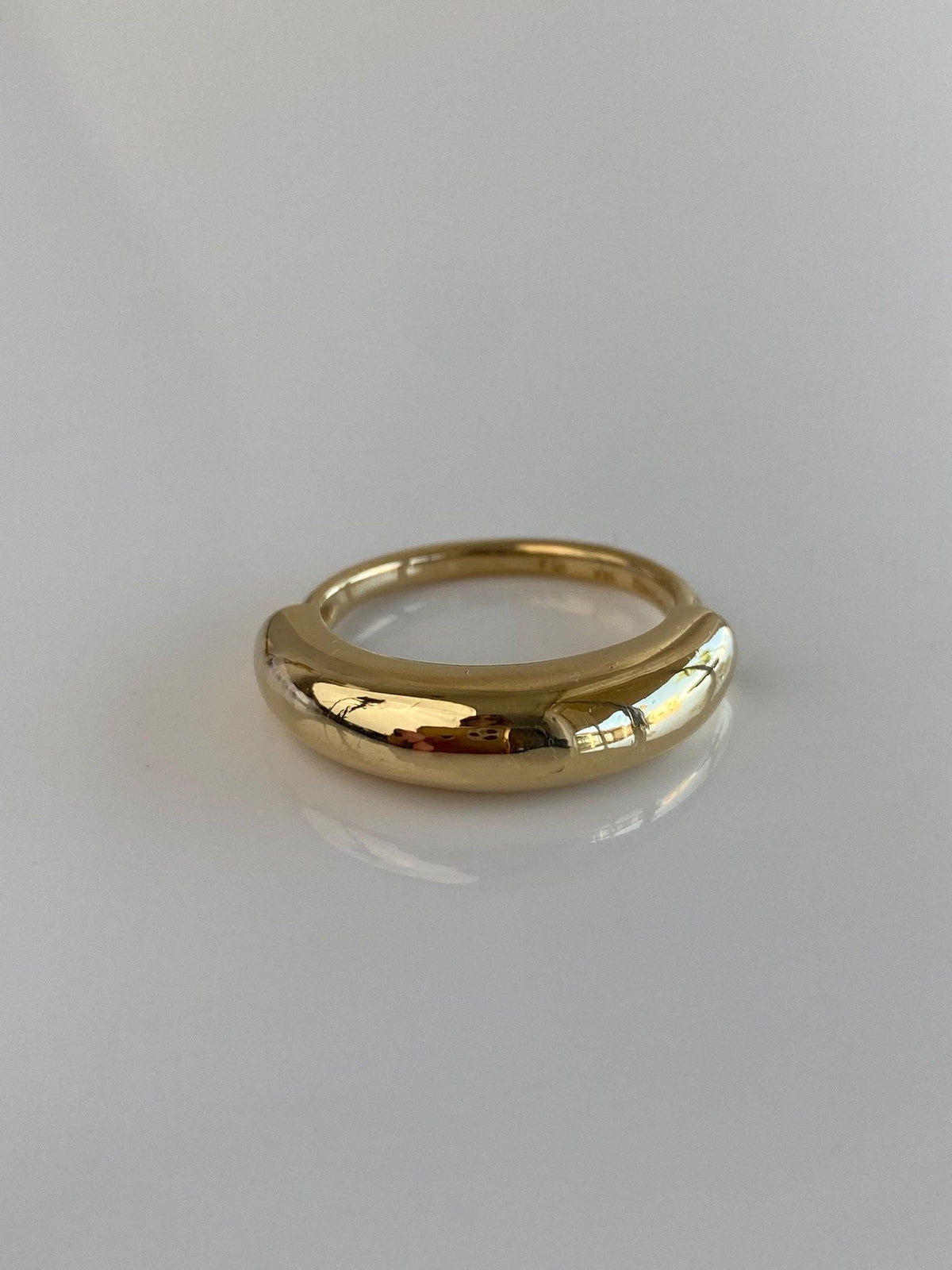 Vintage Solid 18k Yellow Gold Domed Ring - Size 7.75