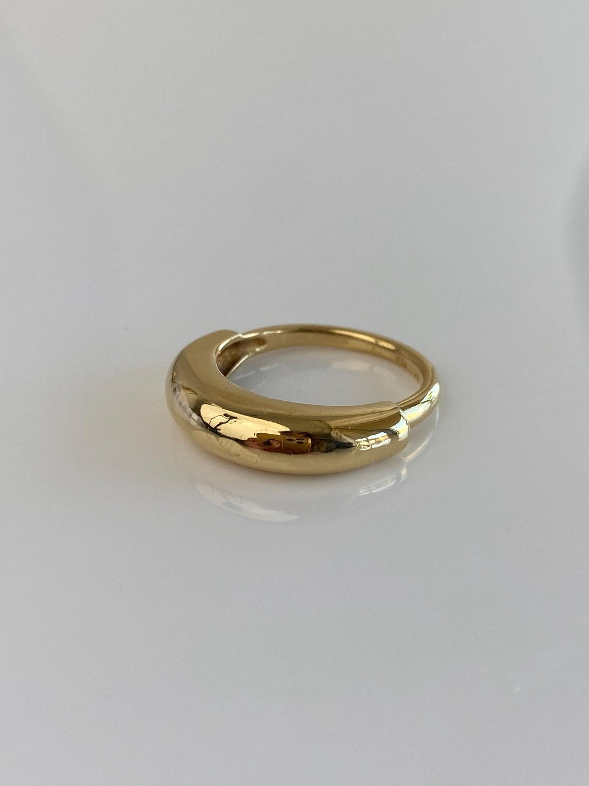 Vintage Solid 18k Yellow Gold Domed Ring - Size 7.75