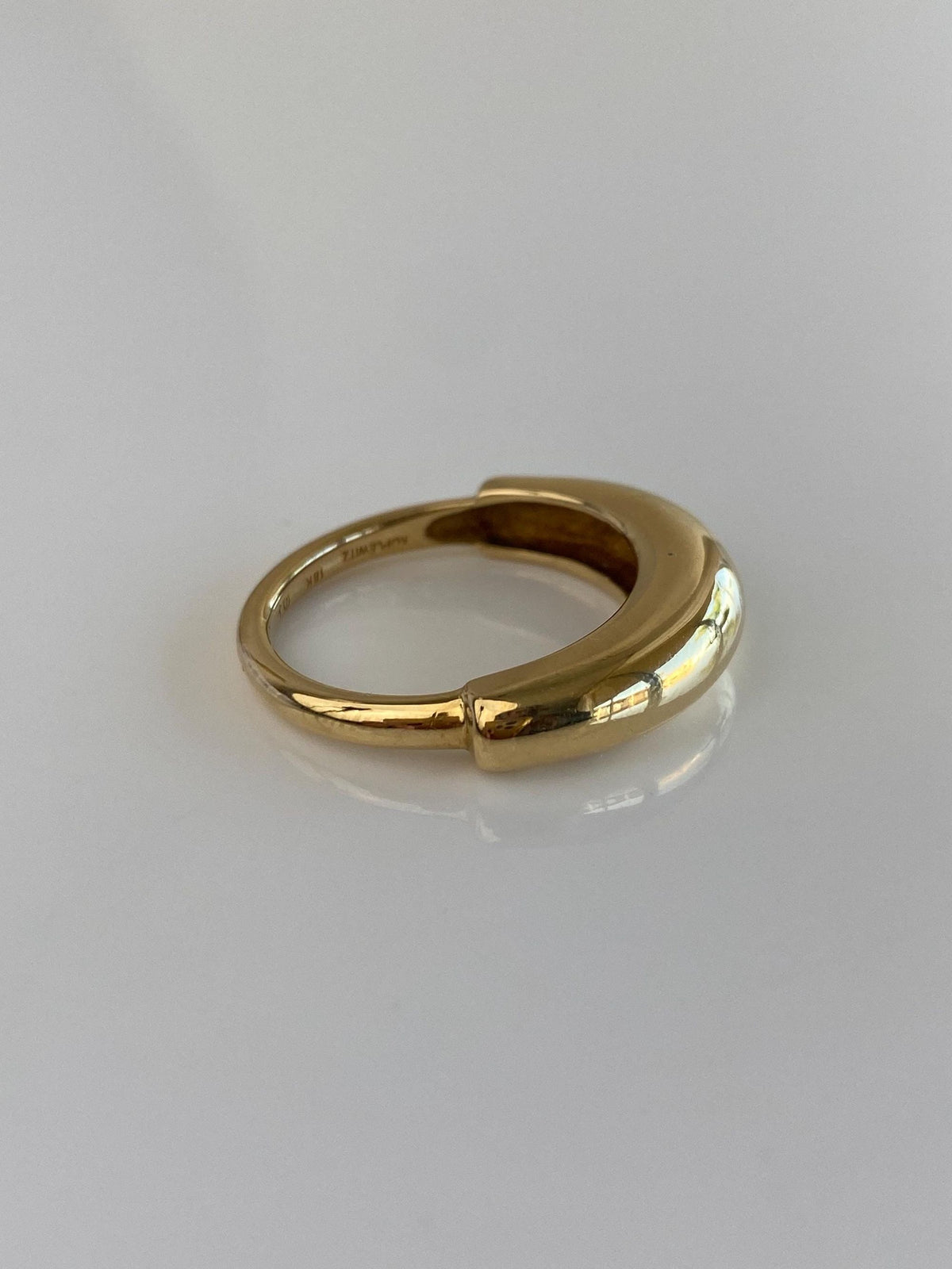 Vintage Solid 18k Yellow Gold Domed Ring - Size 7.75