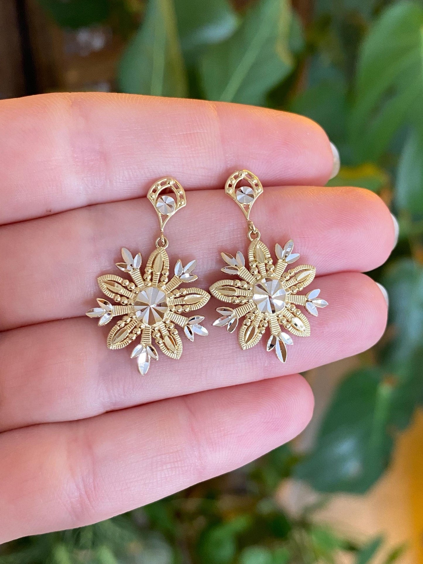 Vintage Solid 14k White & Yellow Gold Diamond Cut Flower Dangle Stud Earrings