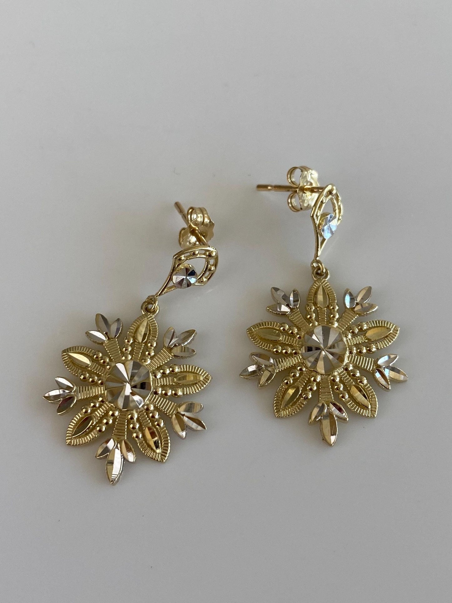 Vintage Solid 14k White & Yellow Gold Diamond Cut Flower Dangle Stud Earrings