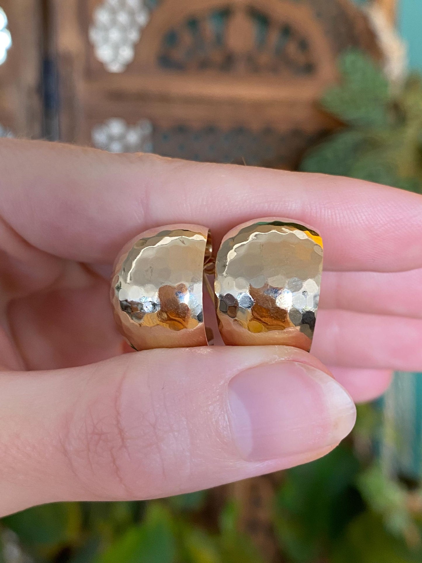 Vintage Solid 14k Yellow Gold Hammered Tapered Hoop Earrings