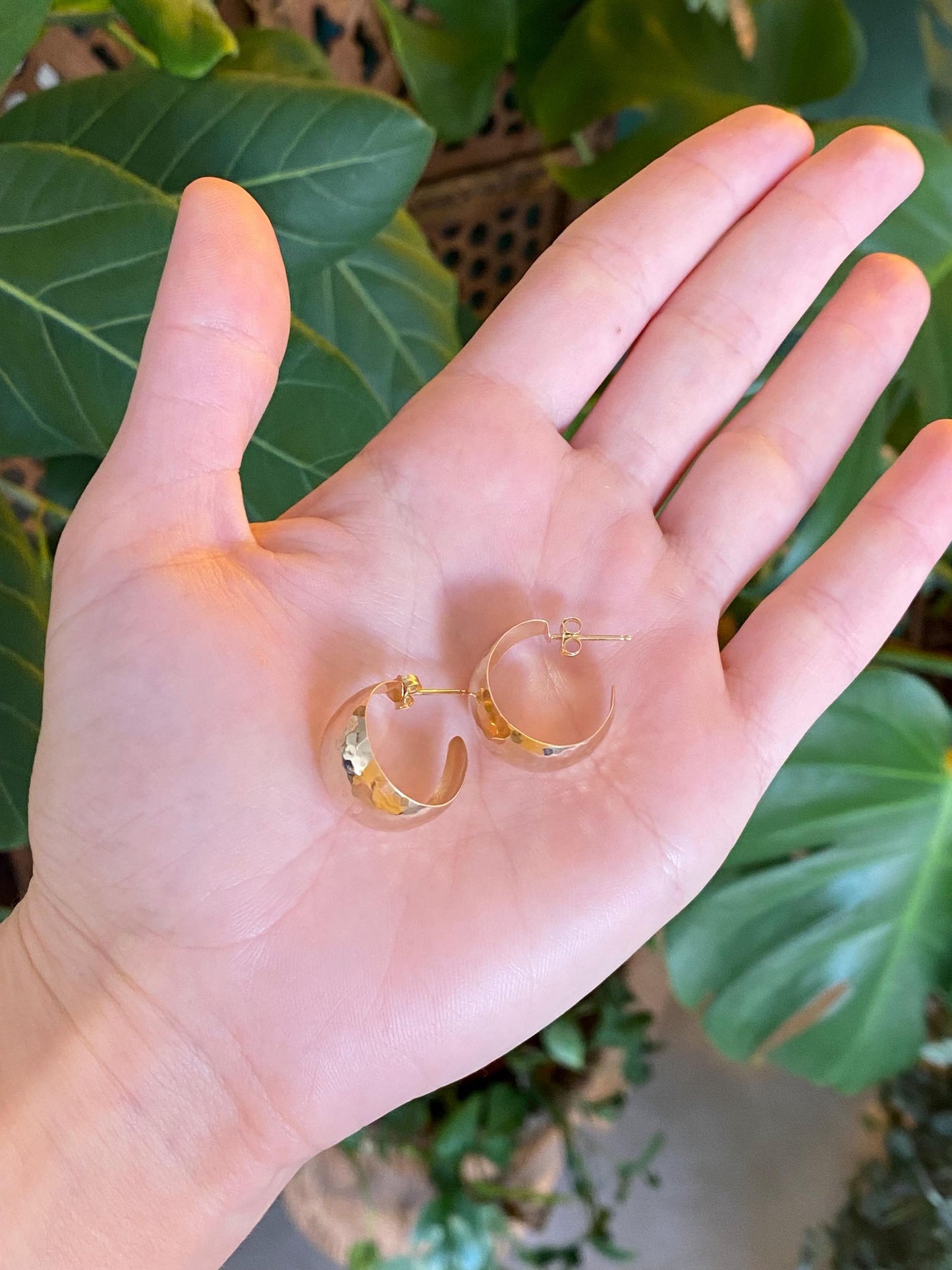 Vintage Solid 14k Yellow Gold Hammered Tapered Hoop Earrings