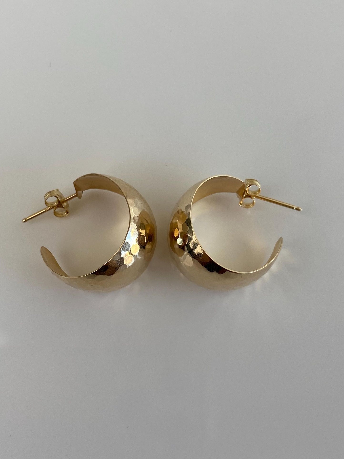 Vintage Solid 14k Yellow Gold Hammered Tapered Hoop Earrings