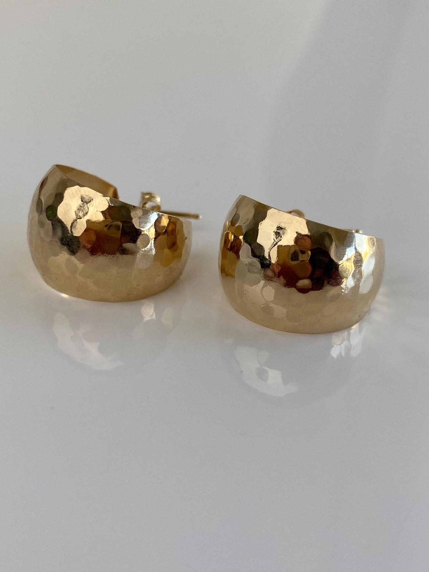 Vintage Solid 14k Yellow Gold Hammered Tapered Hoop Earrings