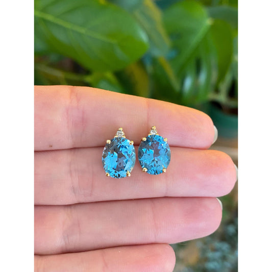 Vintage Solid 14k Yellow Gold Diamond Topaz Stud Earrings