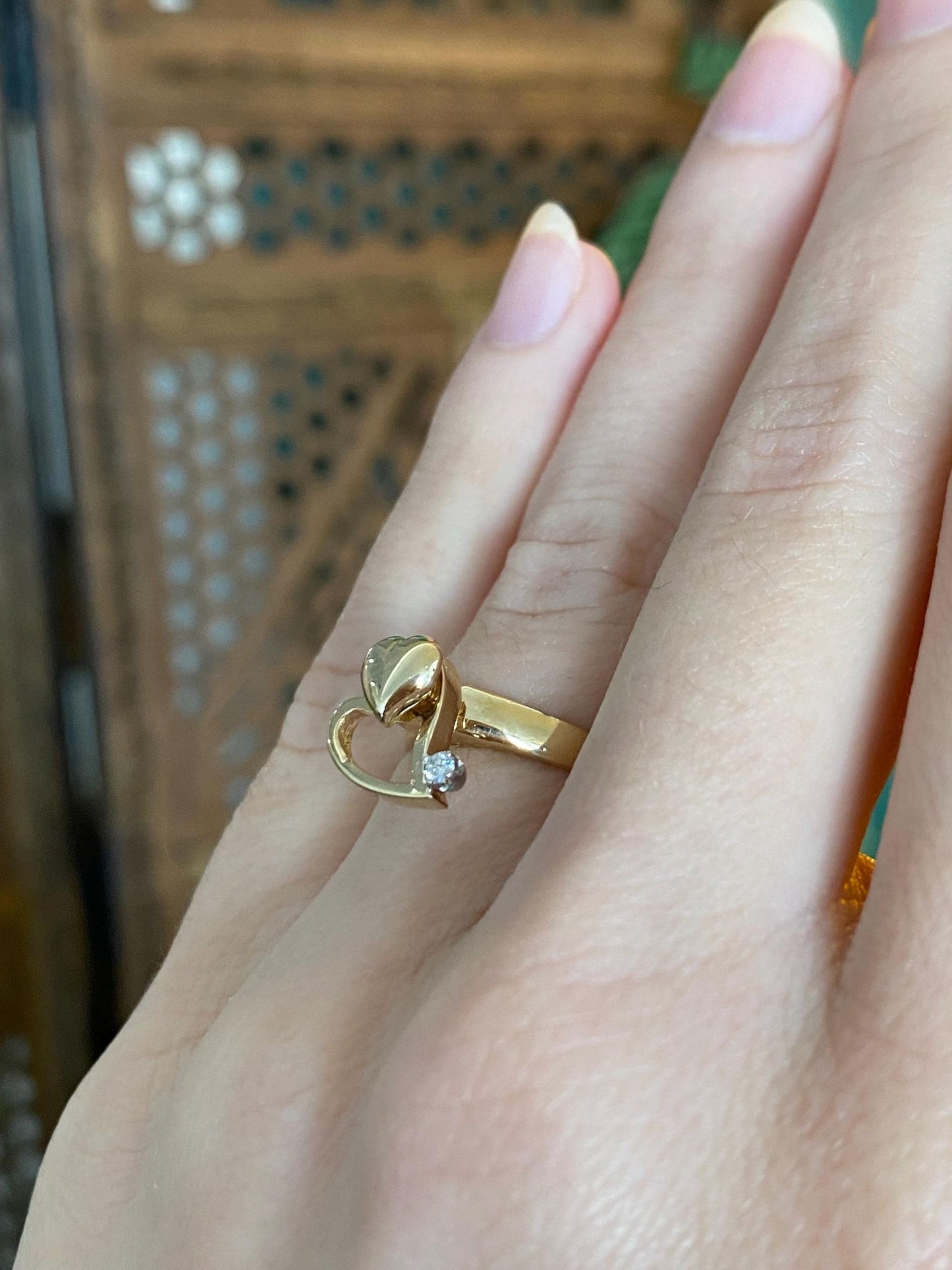 Vintage Solid 14k Yellow Gold Articulated Clear Sapphire Heart Fidget Ring - Size 4.5