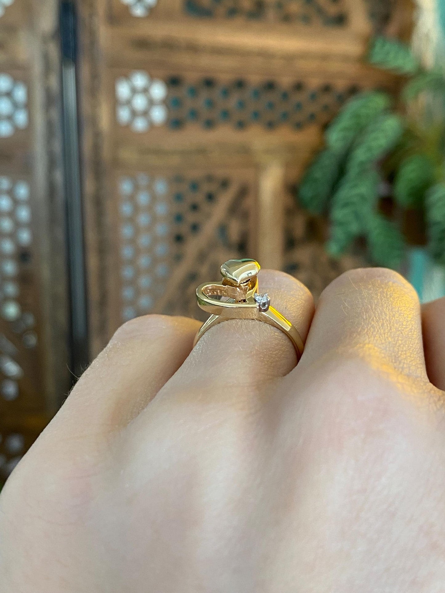 Vintage Solid 14k Yellow Gold Articulated Clear Sapphire Heart Fidget Ring - Size 4.5