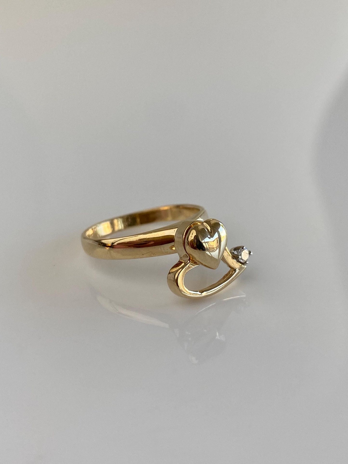 Vintage Solid 14k Yellow Gold Articulated Clear Sapphire Heart Fidget Ring - Size 4.5