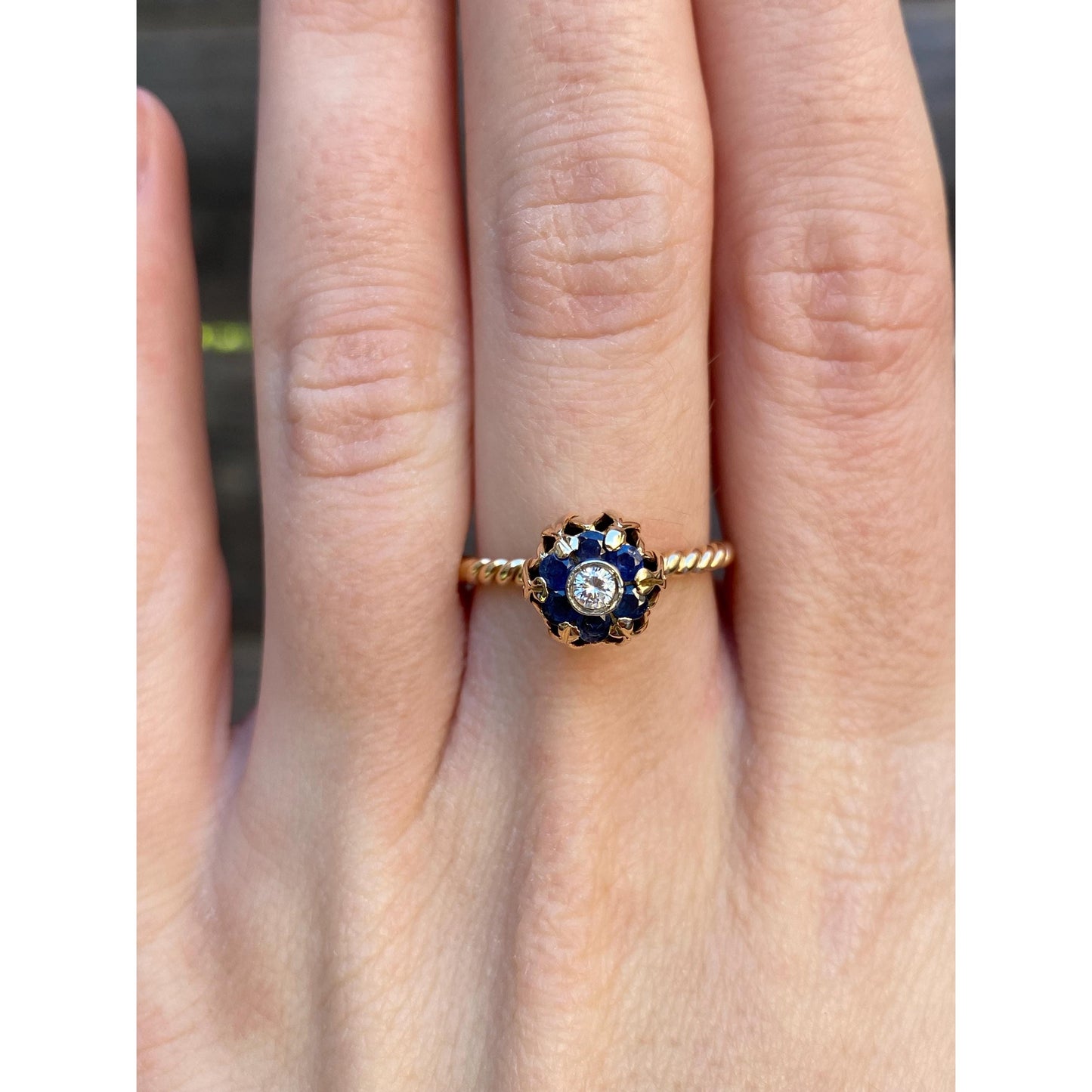 Solid 18k Yellow Gold Blue Spinel Halo Diamond Ring - Size 6.5