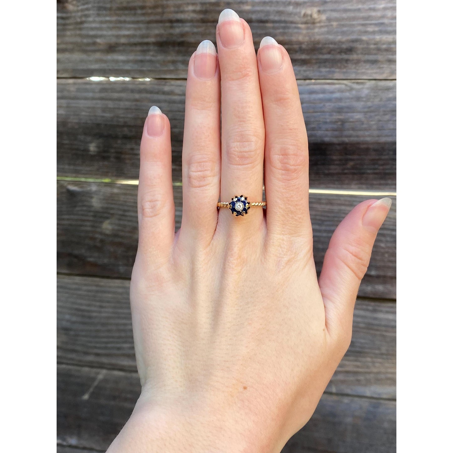 Solid 18k Yellow Gold Blue Spinel Halo Diamond Ring - Size 6.5