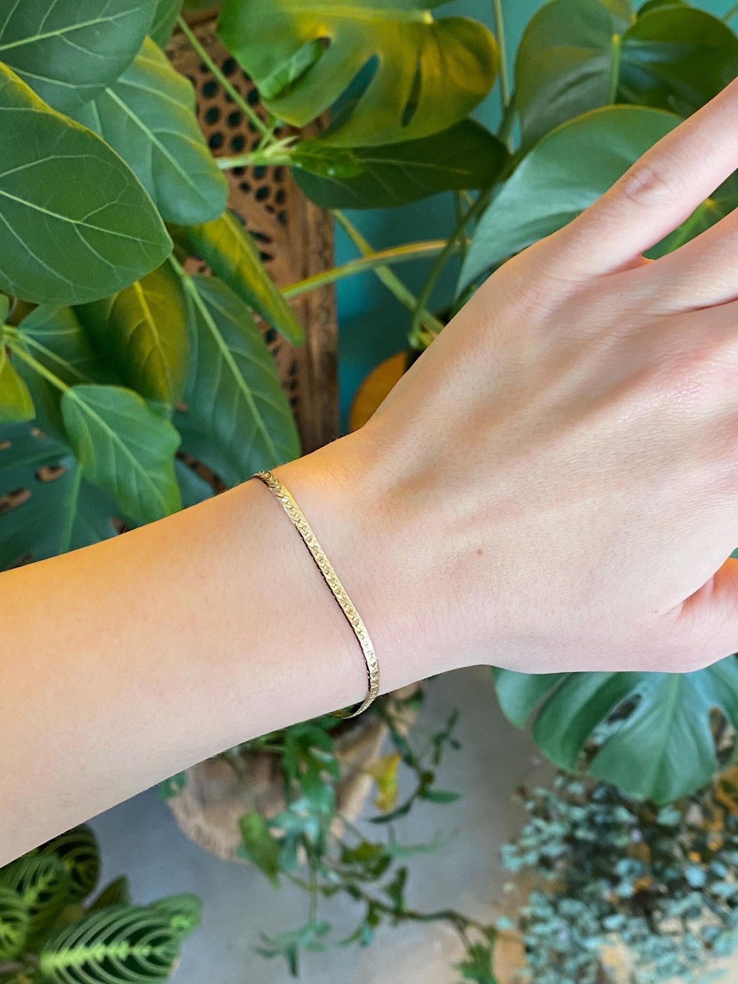 Vintage Solid 14k Yellow Gold Heart Design Herringbone Chain Bracelet - 7 inches