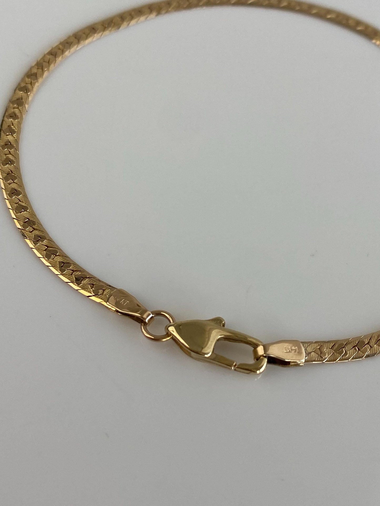 Vintage Solid 14k Yellow Gold Heart Design Herringbone Chain Bracelet - 7 inches