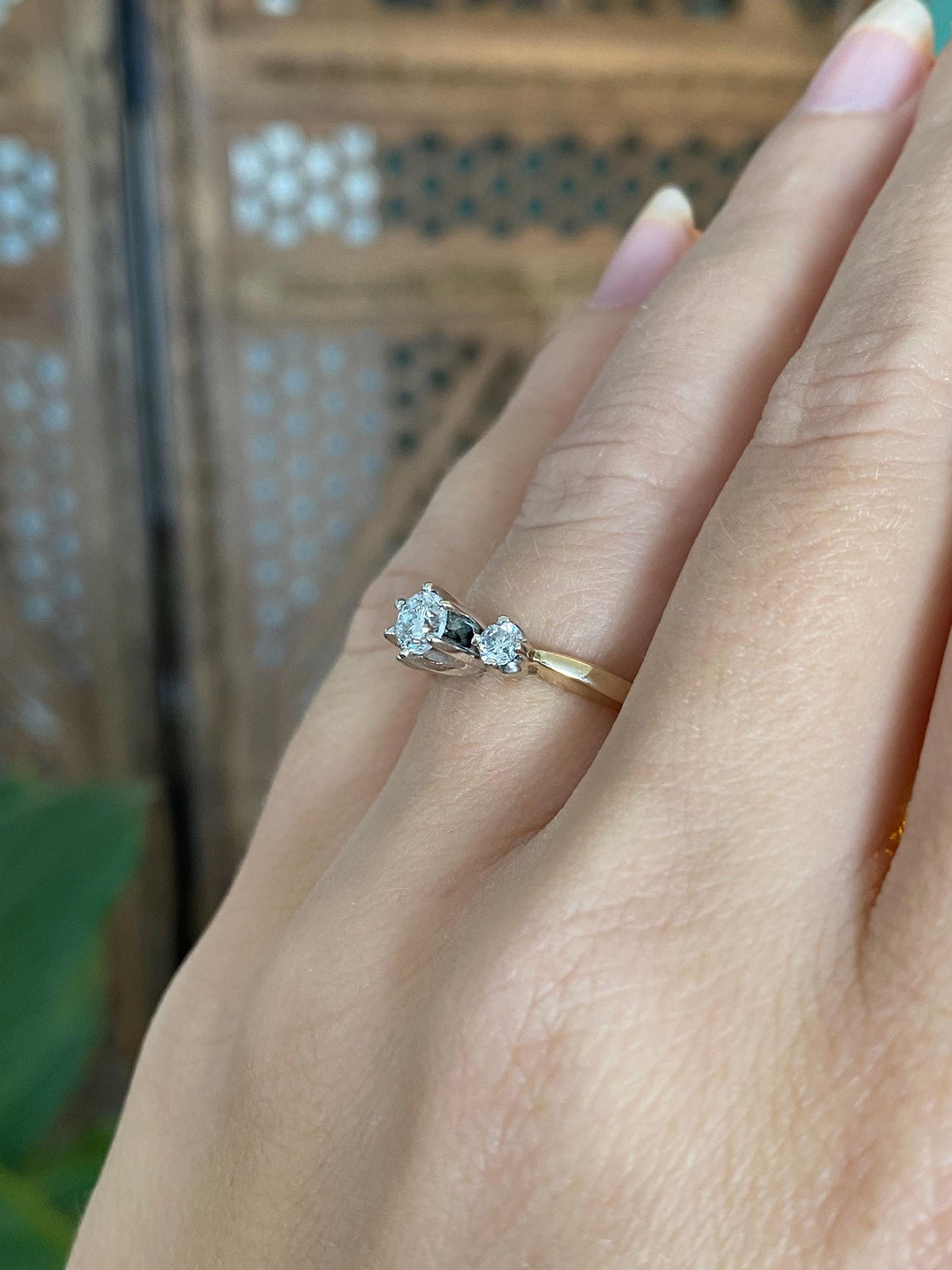 Vintage Solid 14k White & Yellow Gold Diamonds Ring - Size 5.25