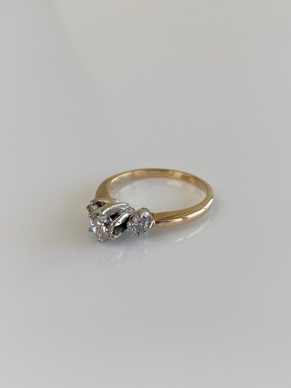 Vintage Solid 14k White & Yellow Gold Diamonds Ring - Size 5.25