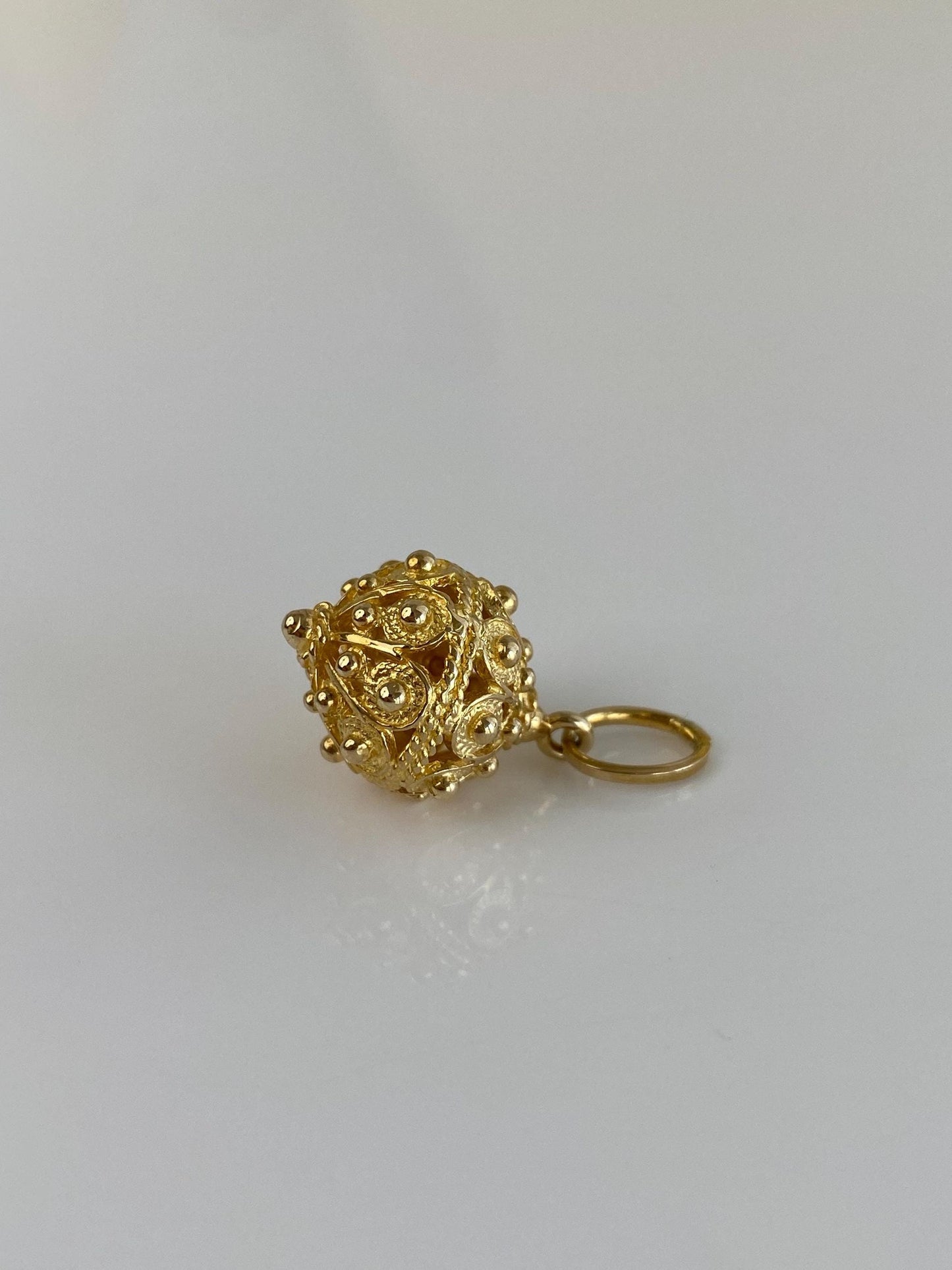 Vintage Solid 14k Yellow Gold Filigree Open Work Ball Charm