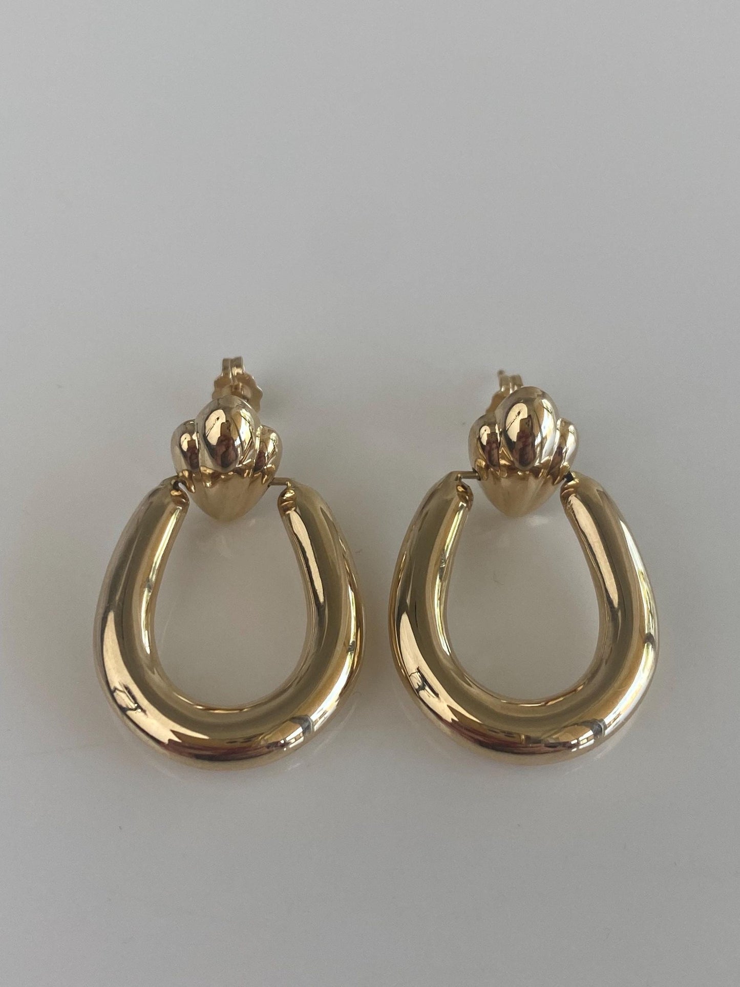 Vintage 14k Yellow Gold Scalloped Hoop Stud Earrings