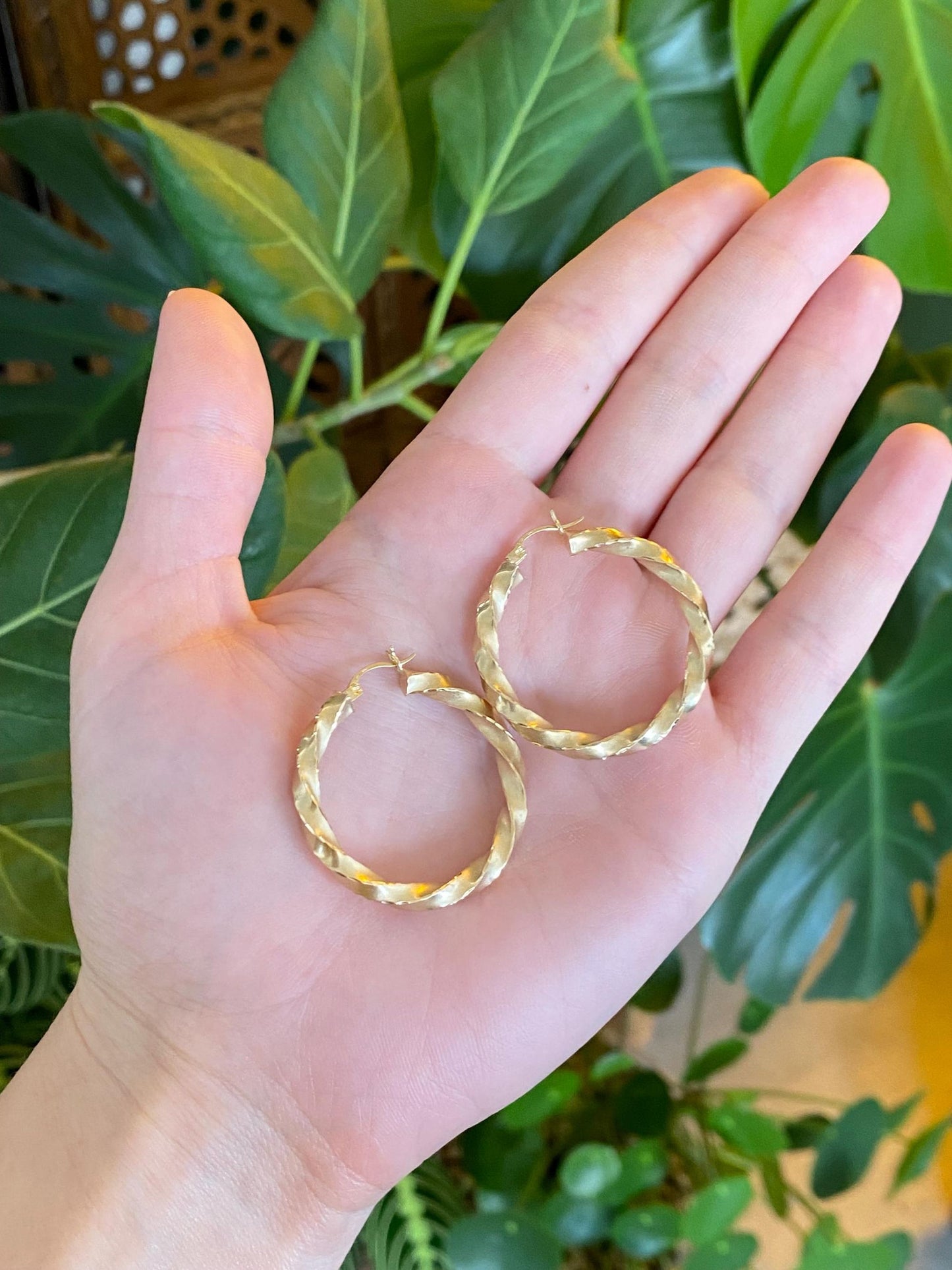 Vintage 14k Yellow Gold Twist Hoop Earrings